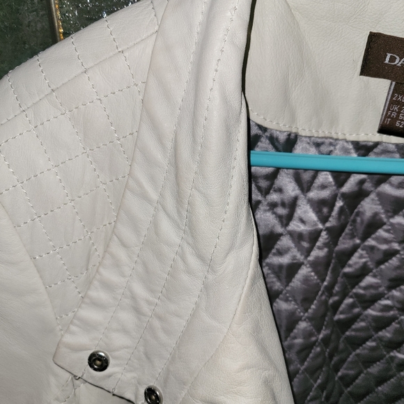 Danier Cream Leather Jacket - Picture 2 of 5